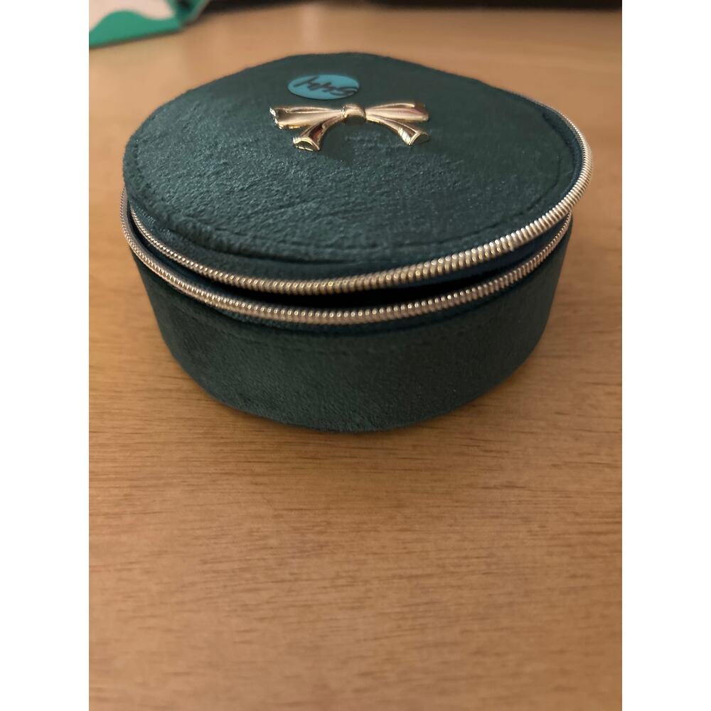 New Women’s Bow Decal Dark Green Round Zip Jewelry Organizer Storage Case